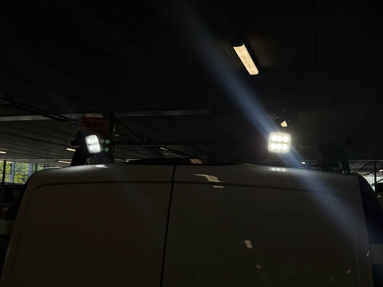 Vehicle image 20