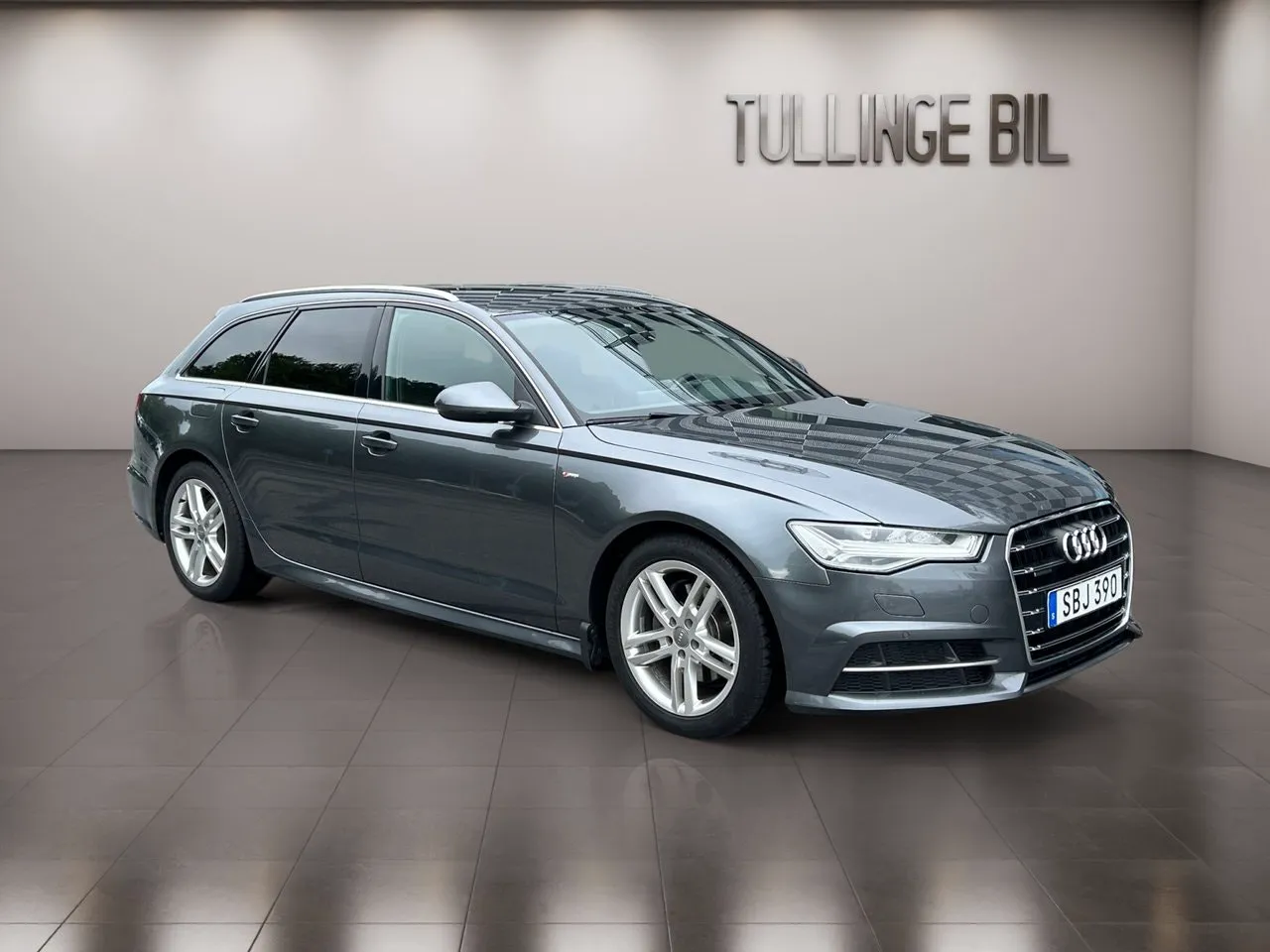 Vehicle image 6