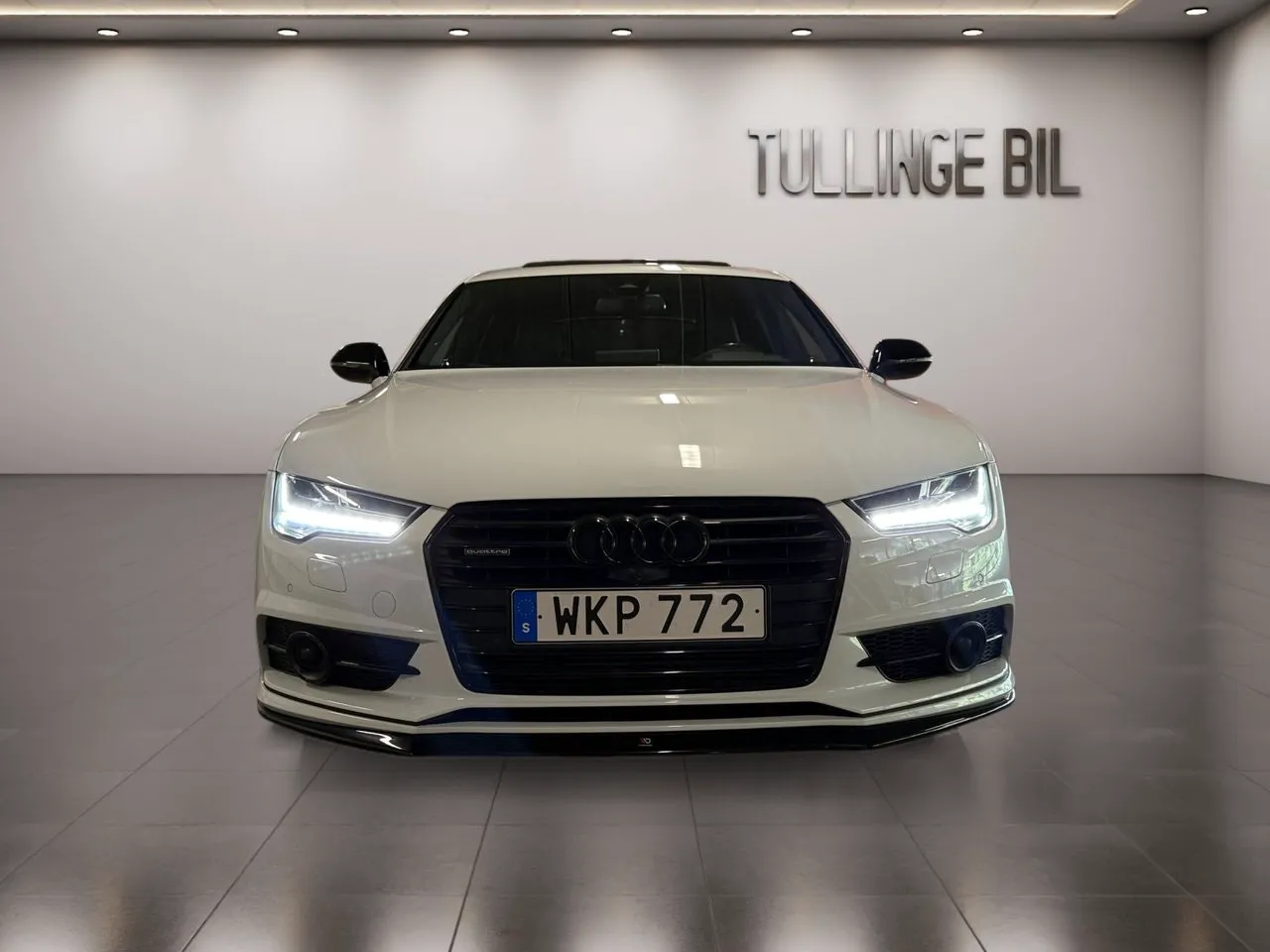 Vehicle image 7