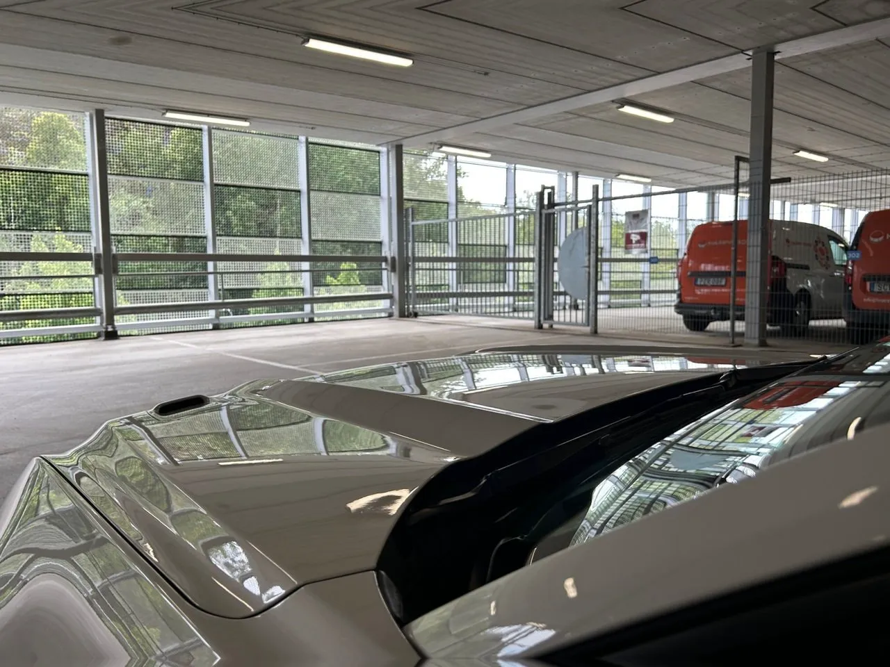 Vehicle image 21