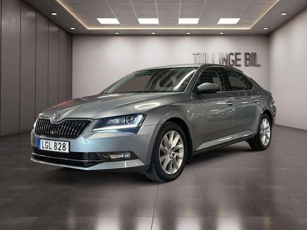 Skoda Superb 1.8 TSI Style P-Sensorer Elstol Adaptiv LÅGMIL - 2017