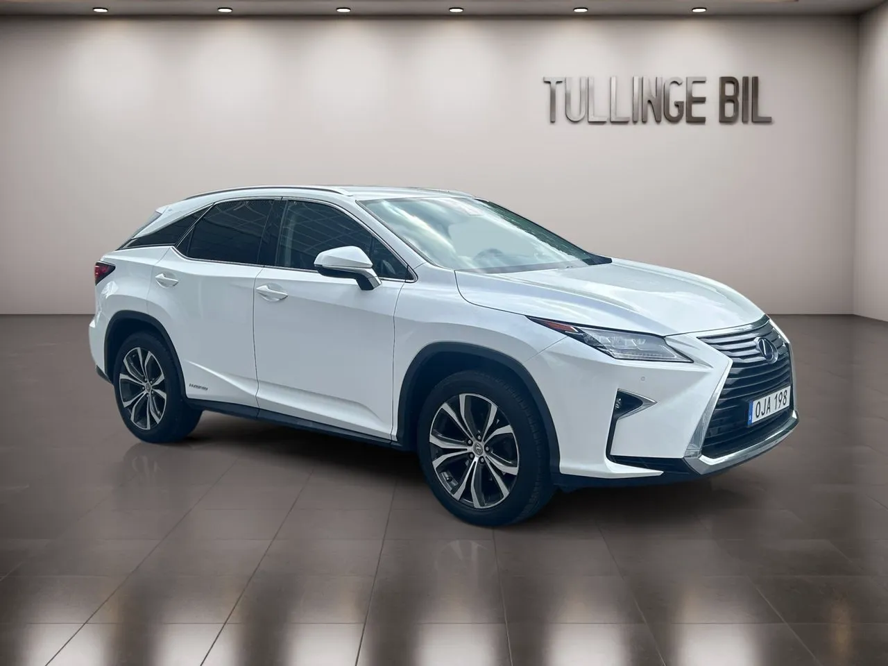 Vehicle image 6