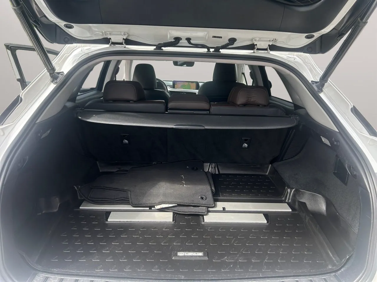 Vehicle image 25