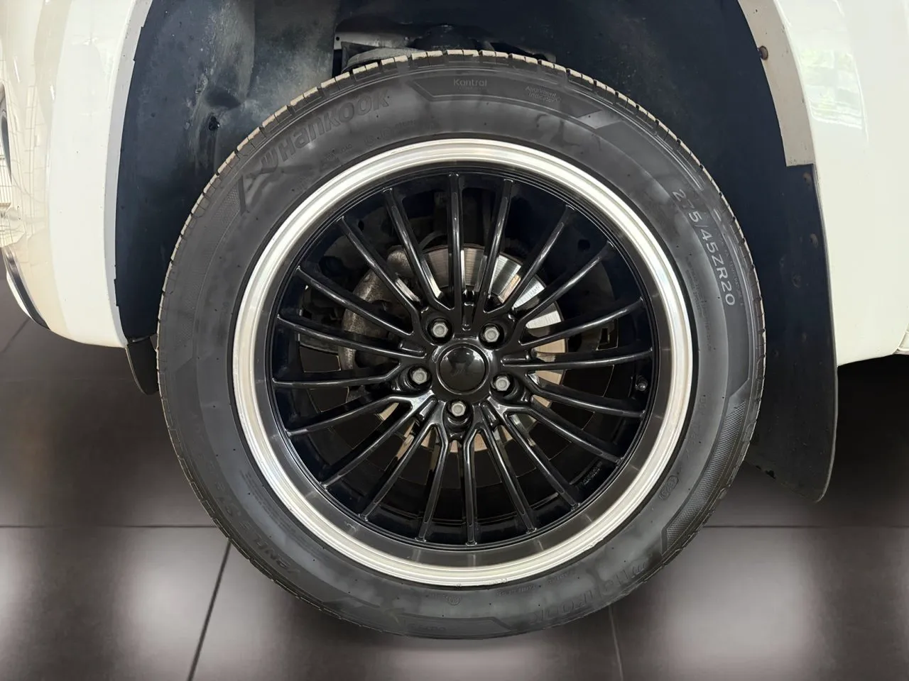 Vehicle image 25