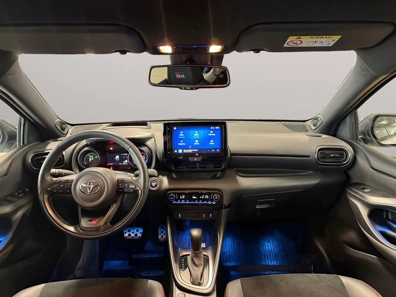 Vehicle image 13