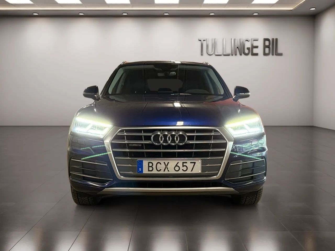 Vehicle image 7