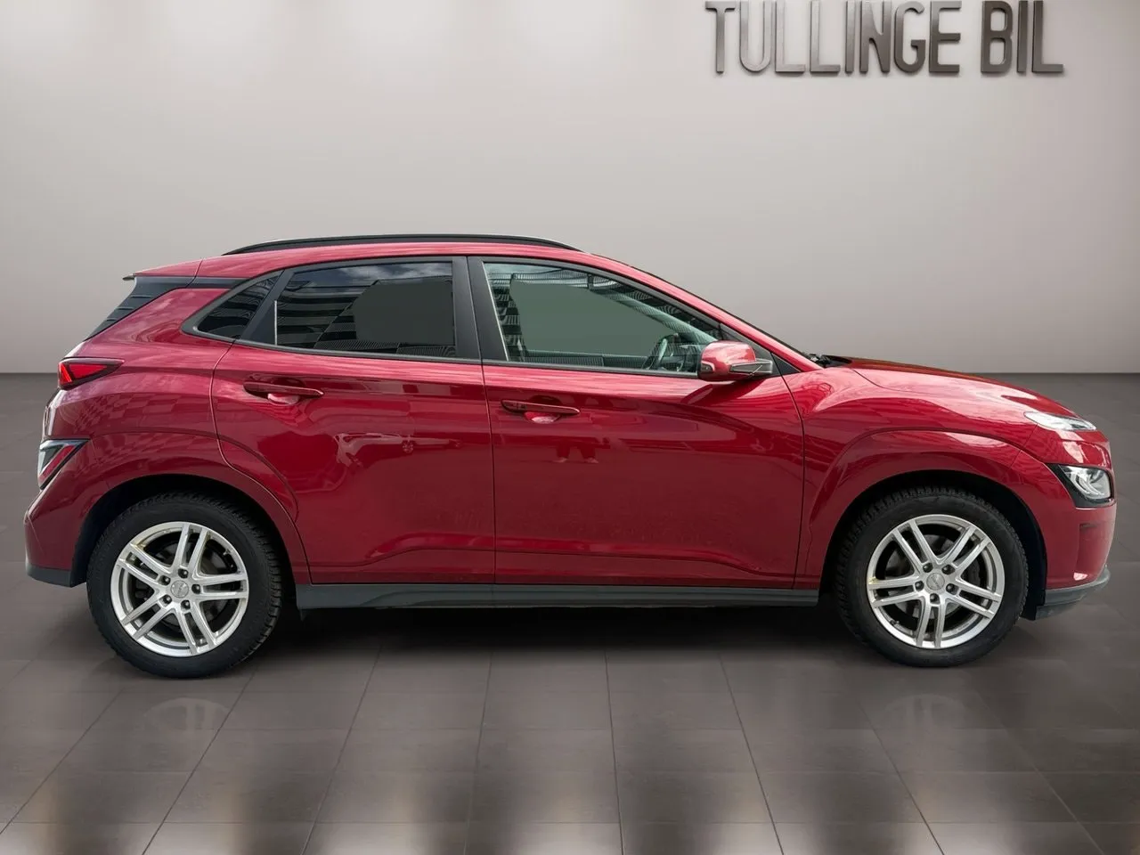 Vehicle image 5