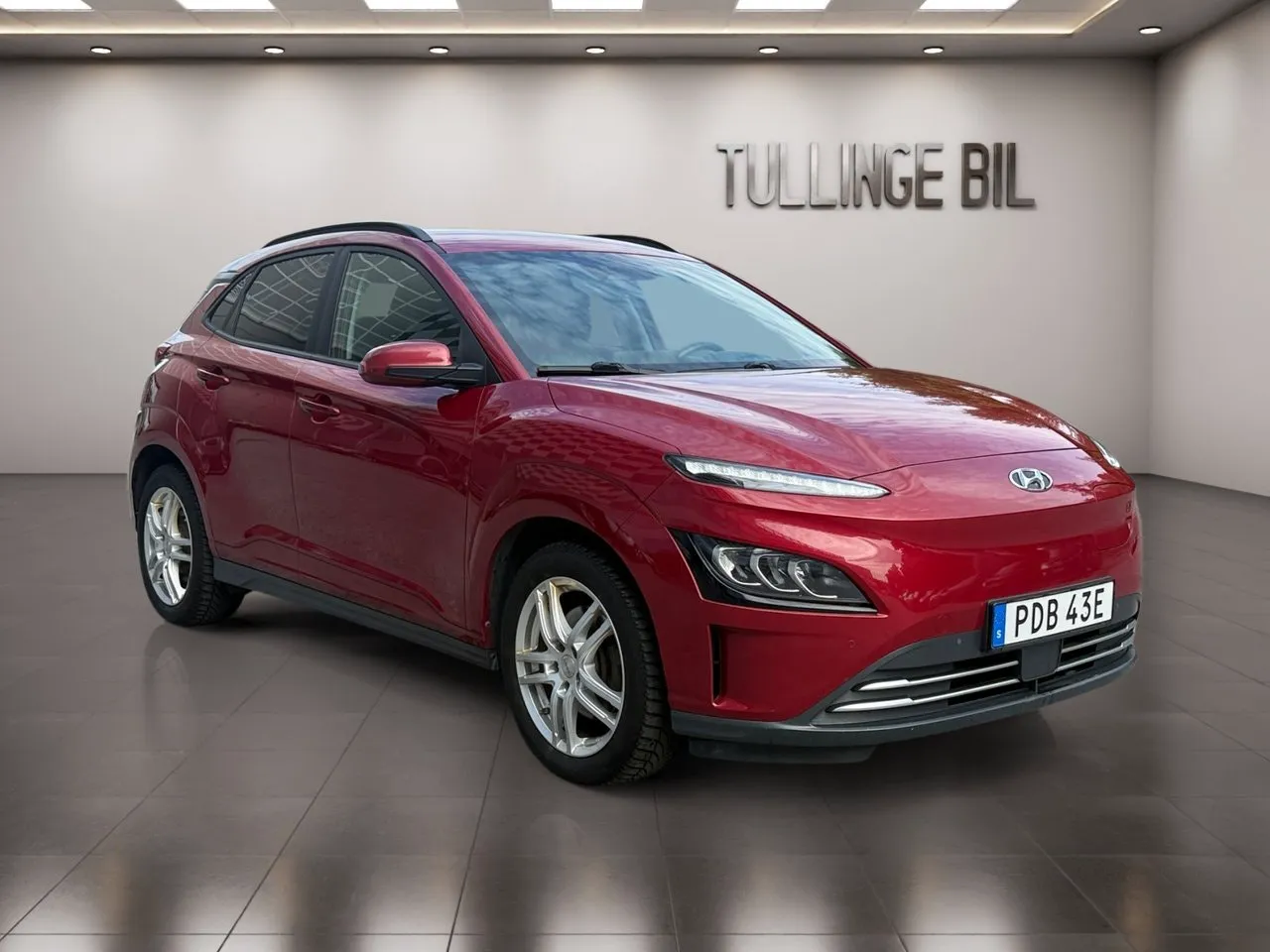 Vehicle image 6