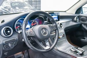 Mercedes GLC220 bild 9