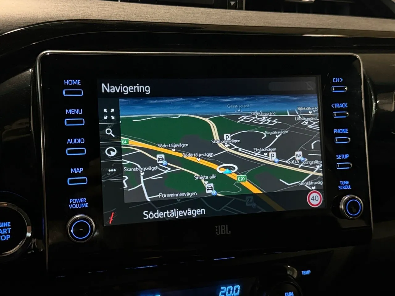 Vehicle image 18