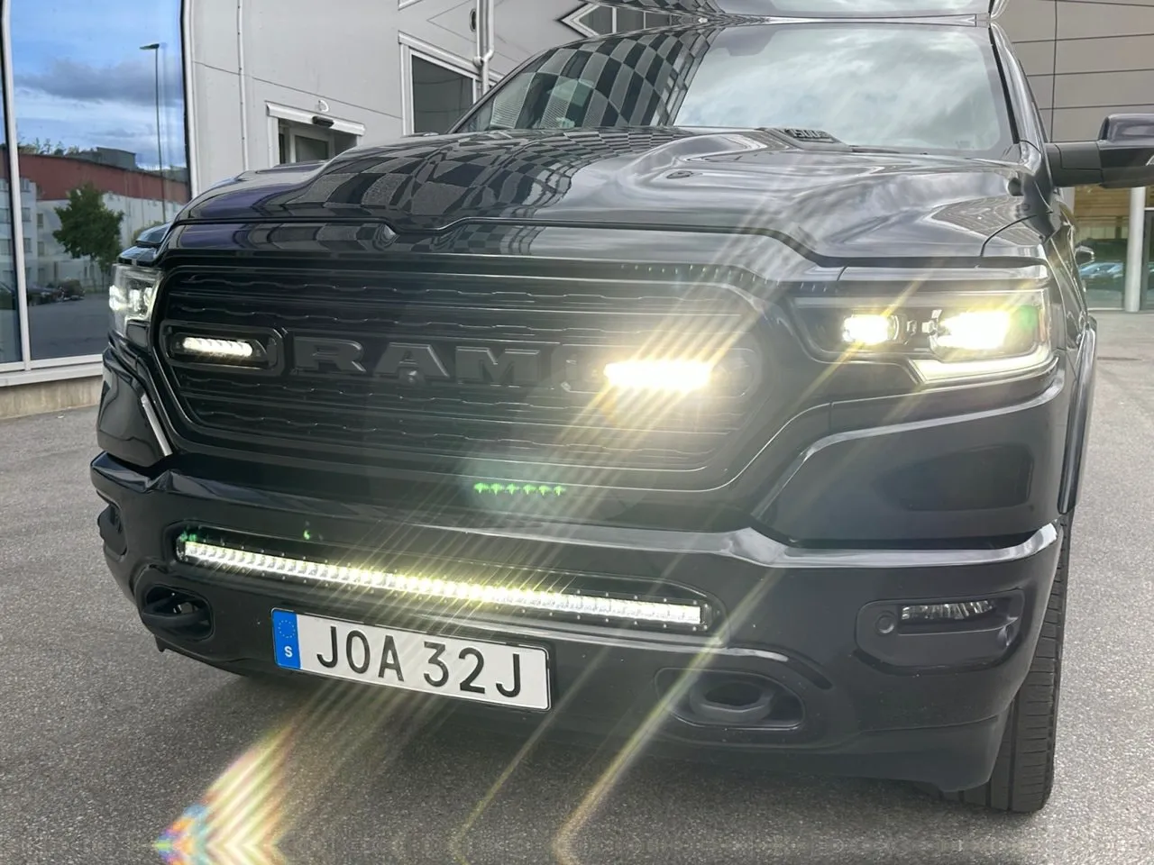 Vehicle image 21