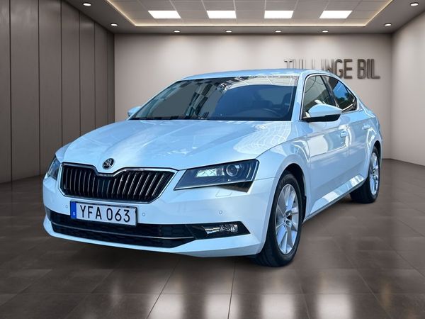 Skoda Superb 2.0 TDI 4x4 L&K Läder Elstolar Värmare Drag Kamrem-Bytt - 2017