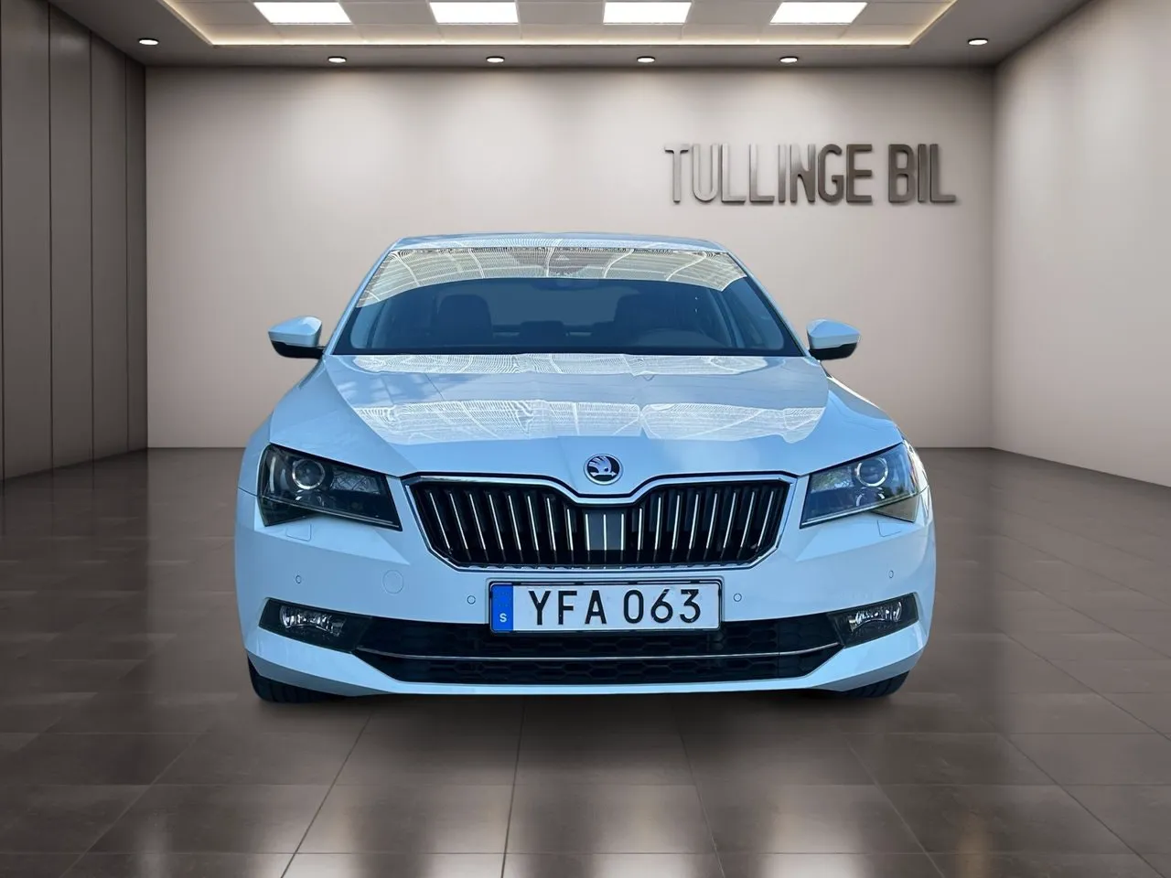 Vehicle image 7