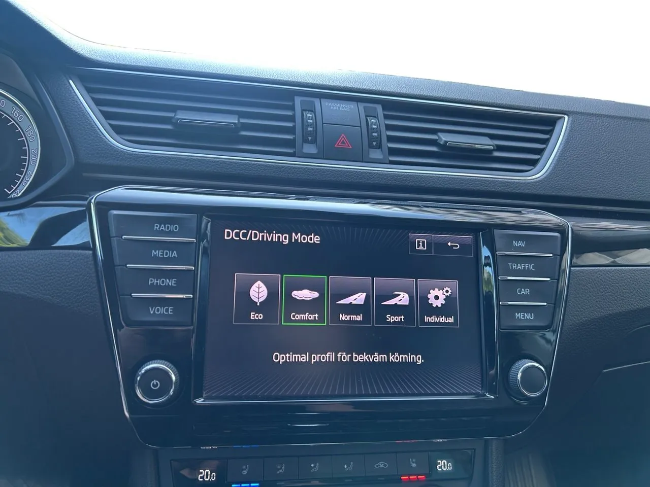 Vehicle image 20