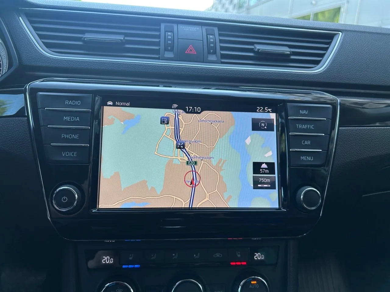Vehicle image 22