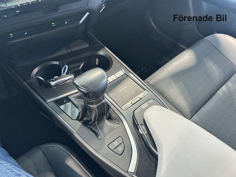 Lexus UX bild 10
