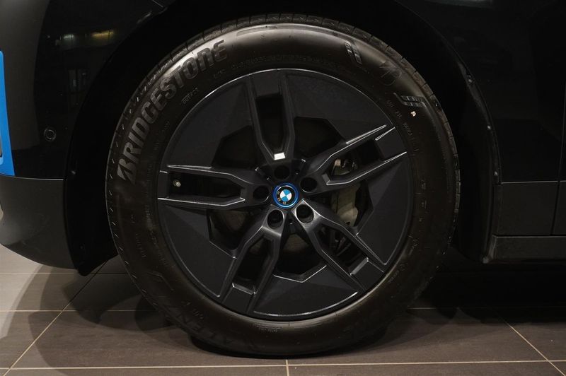 BMW iX bild 6