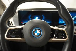 BMW iX bild 13