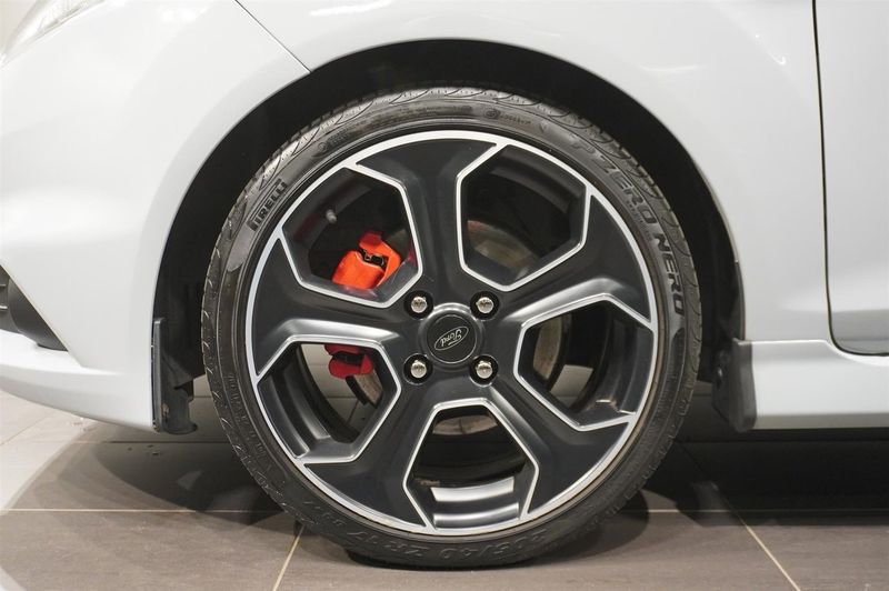 Ford Fiesta bild 6