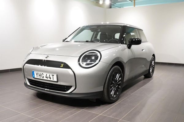 MINI Cooper SE CarPlay Headup Keyless Adap LED | Ränta 3,95% | Ränt - 2025
