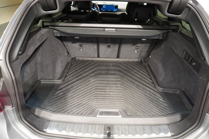 BMW 320 bild 11