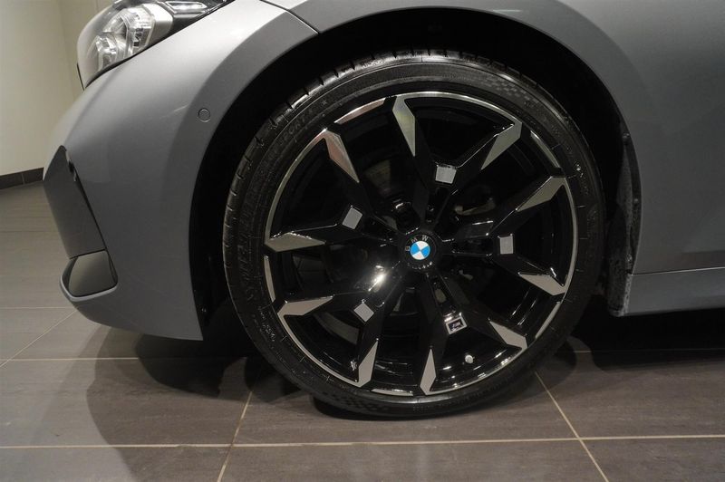 BMW 320 bild 3