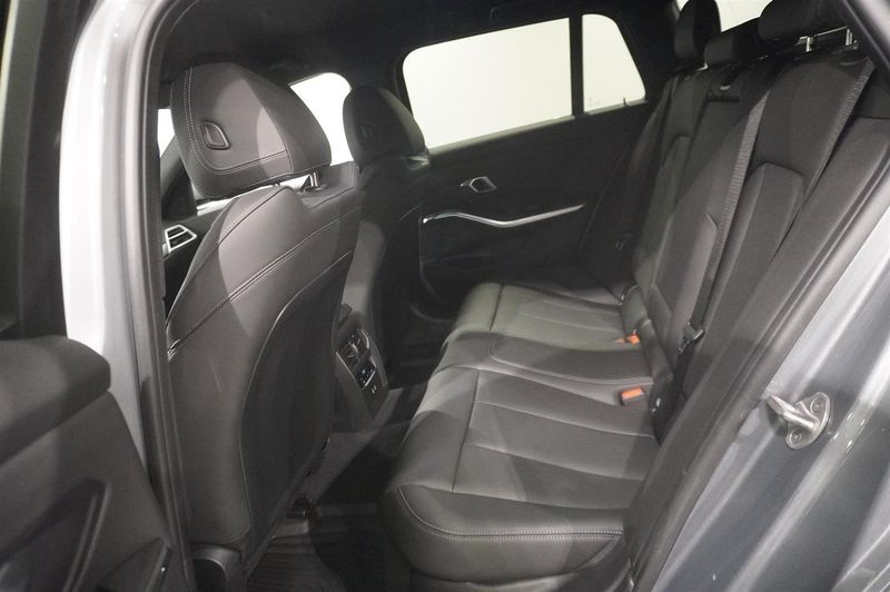 BMW 320 bild 9