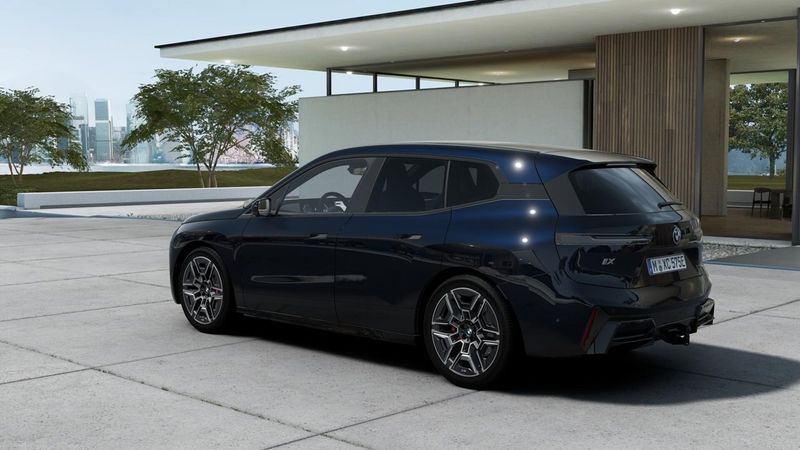 BMW iX bild 2