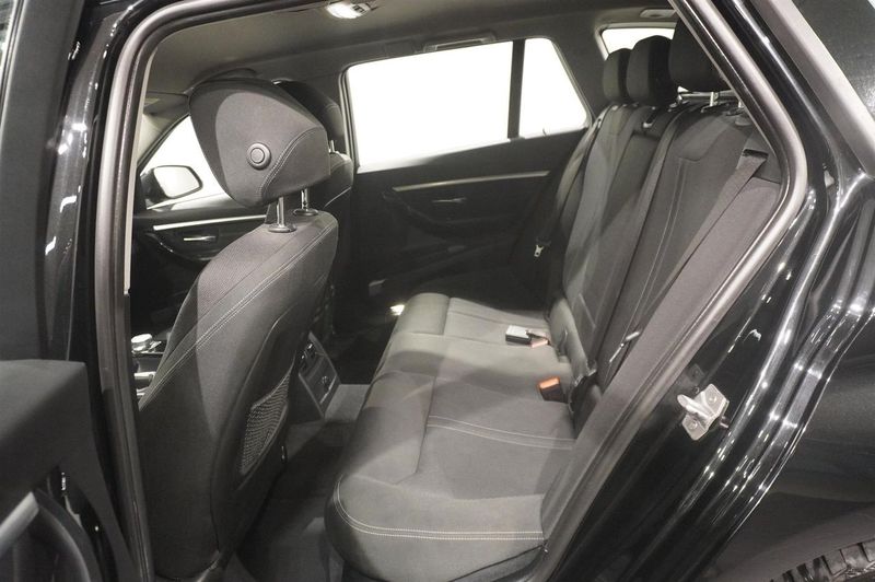 BMW 330 bild 10
