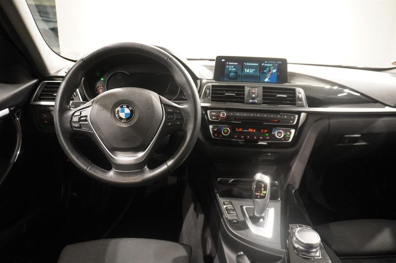 BMW 330 bild 11