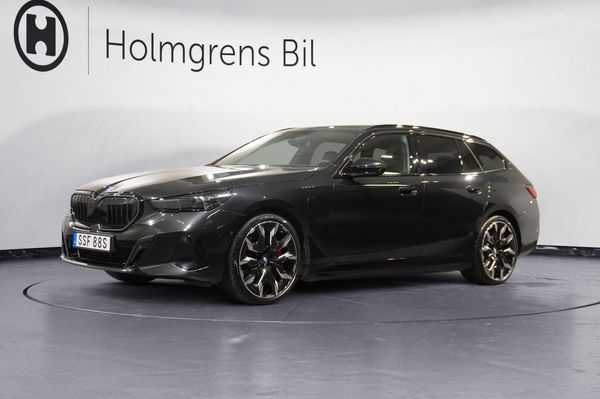 BMW 550 e xDrive Touring M Sport Pro Business Ed Drag DA Pro B W - 2026