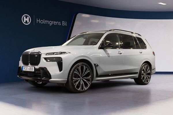 BMW X7 M60i xDrive M Sport Pro Drag DA Pro B W - 2026