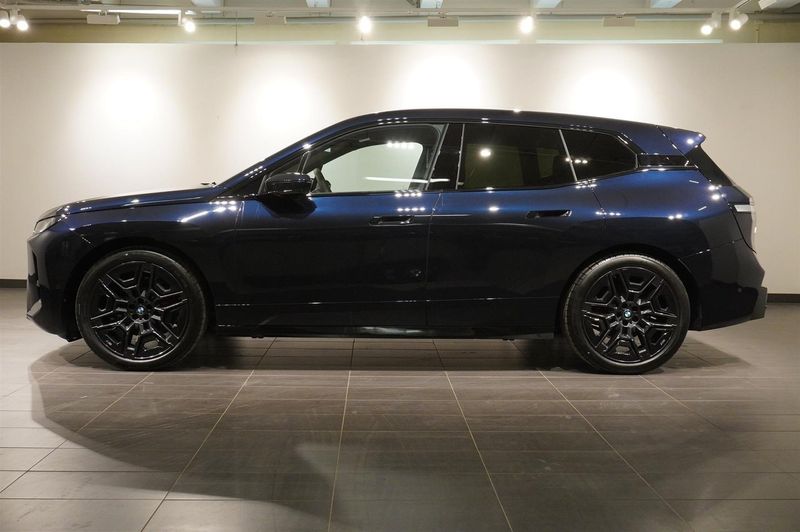 BMW iX bild 2
