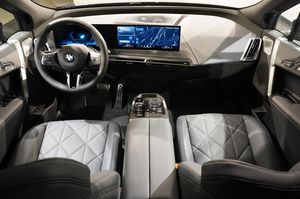 BMW iX bild 10