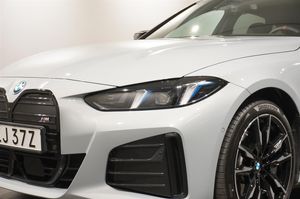 BMW i4 bild 8