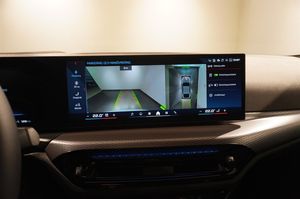 BMW i4 bild 16