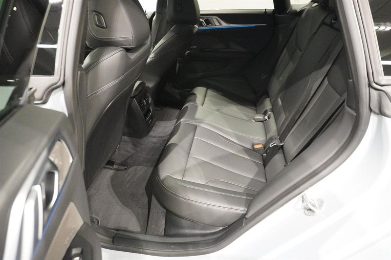 BMW i4 bild 5