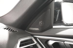 BMW i4 bild 17