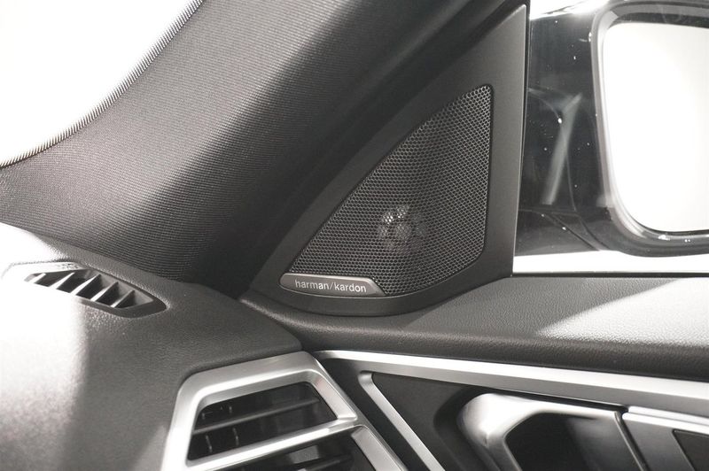 BMW i4 bild 17