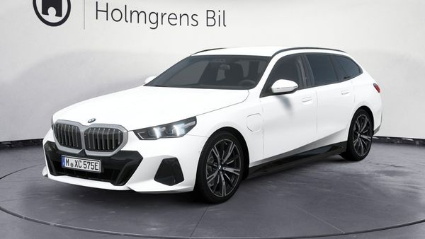 BMW 530 e xDrive Touring M Sport Business Ed Drag DA Pro H K - 2026