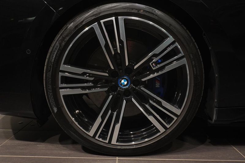 BMW i7 bild 6