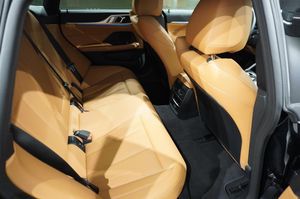 BMW i4 bild 8