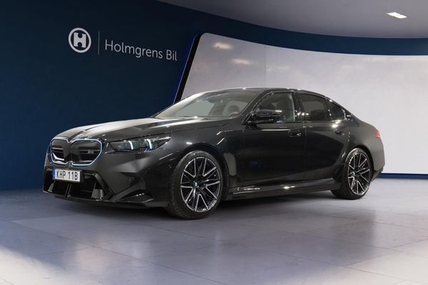 BMW M5 Sedan Drag DA Pro Comfort Paket B W - 2026