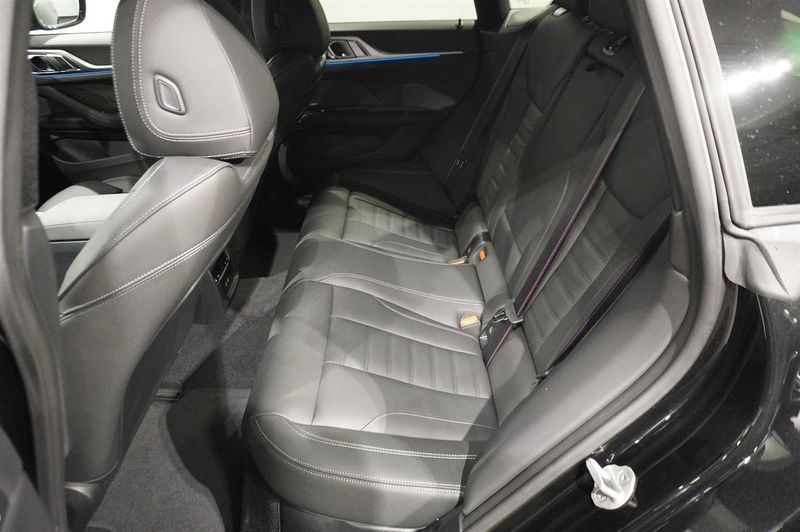 BMW i4 bild 5