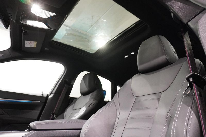 BMW i4 bild 13