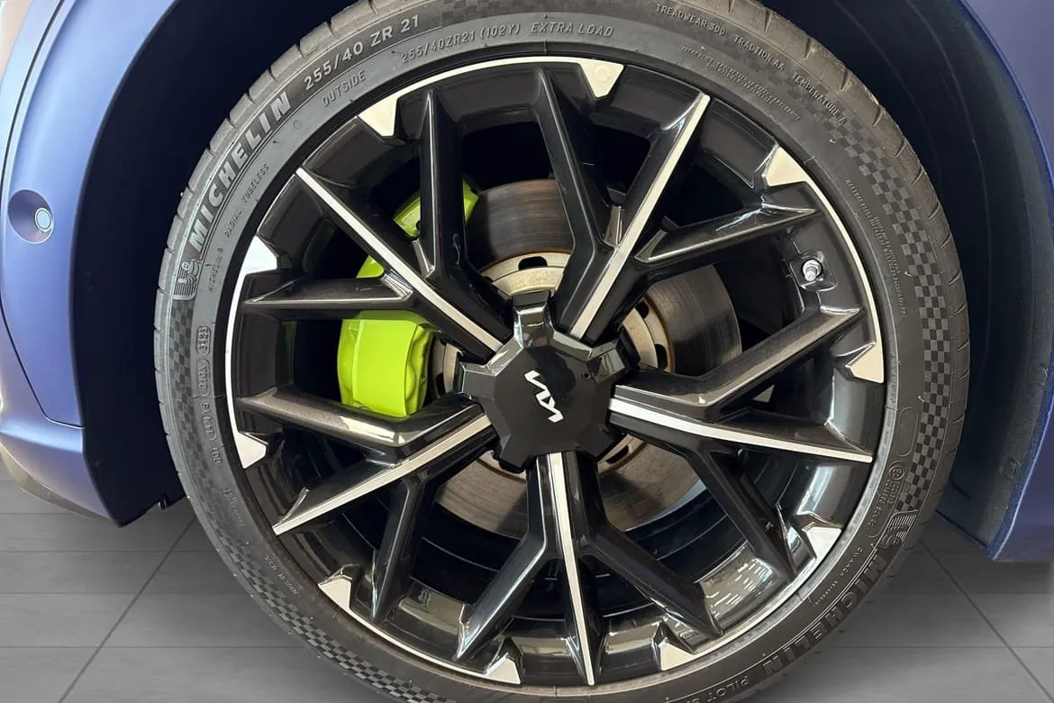 Vehicle image 22