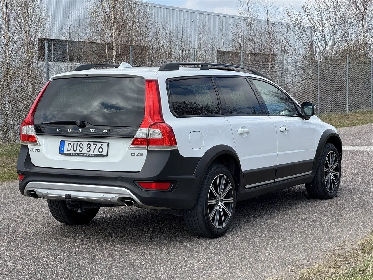Vehicle image 18