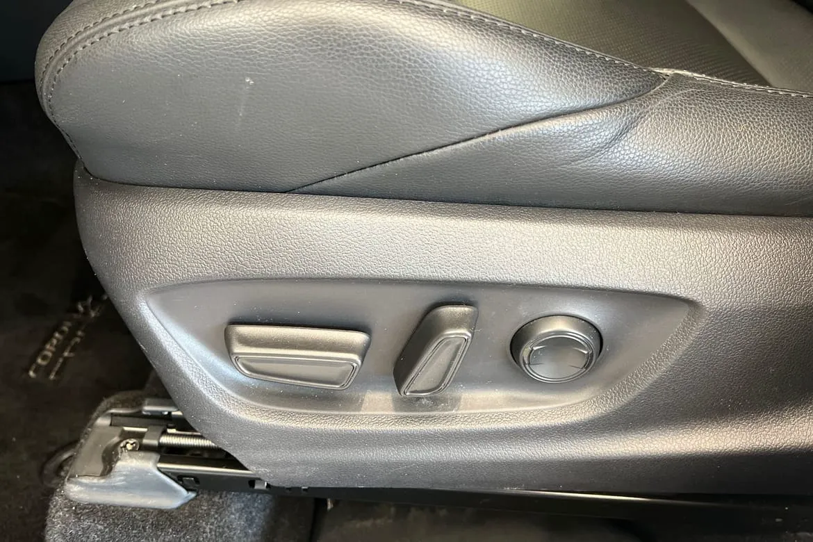Vehicle image 22
