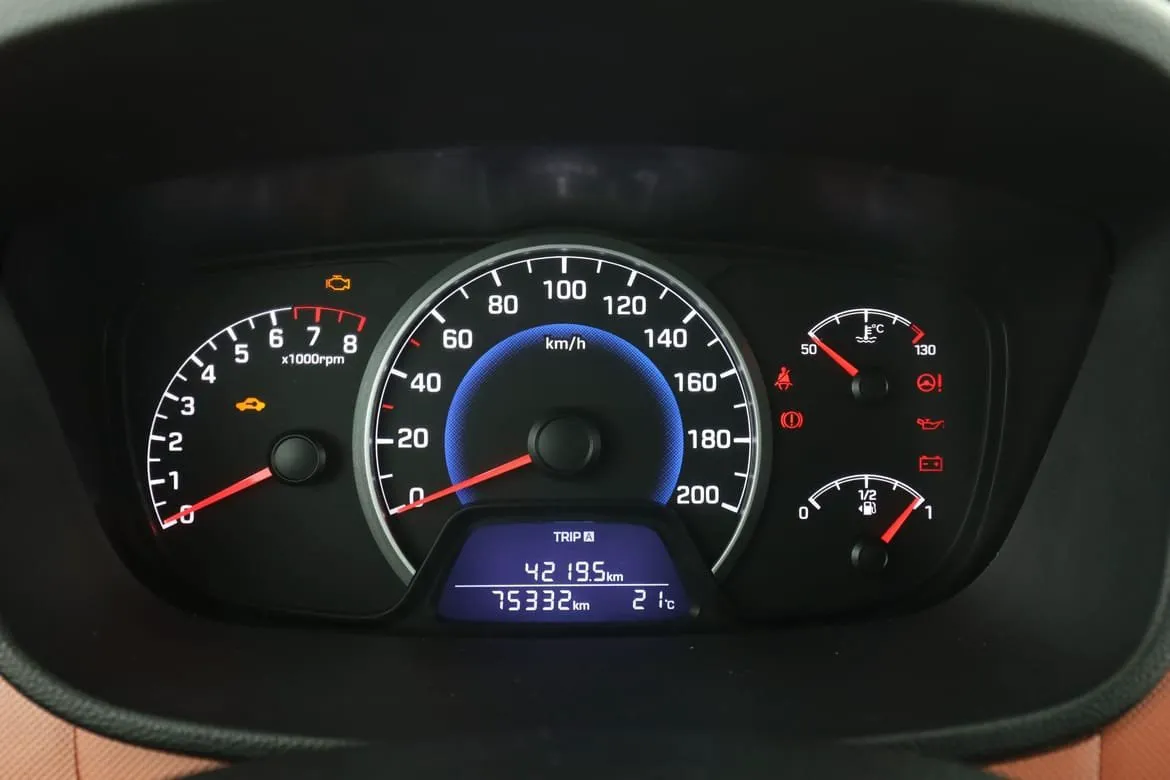 Vehicle image 19