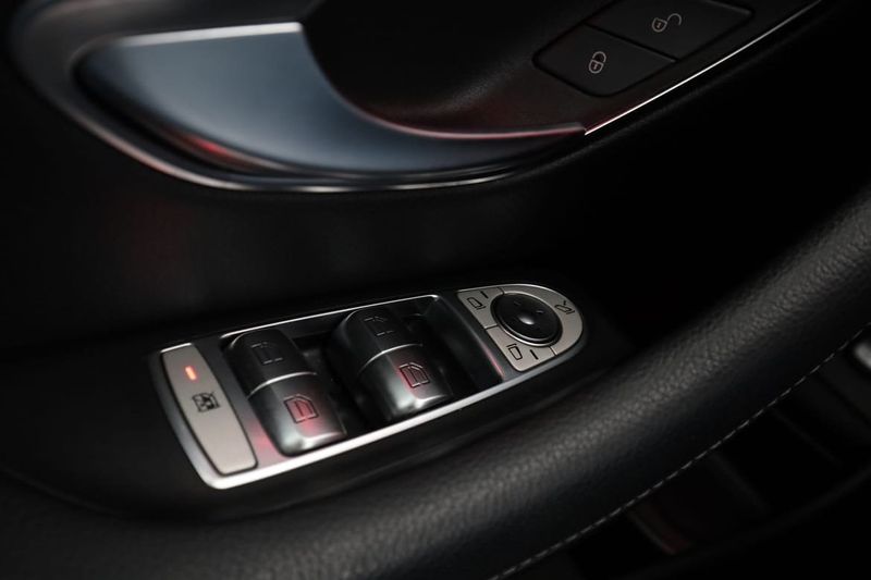 Mercedes E220 bild 37